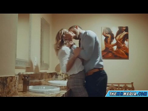 ❤️ When a busty blonde seduces you in a public restroom Super porn at porn en-us.pornobot.ru ☑